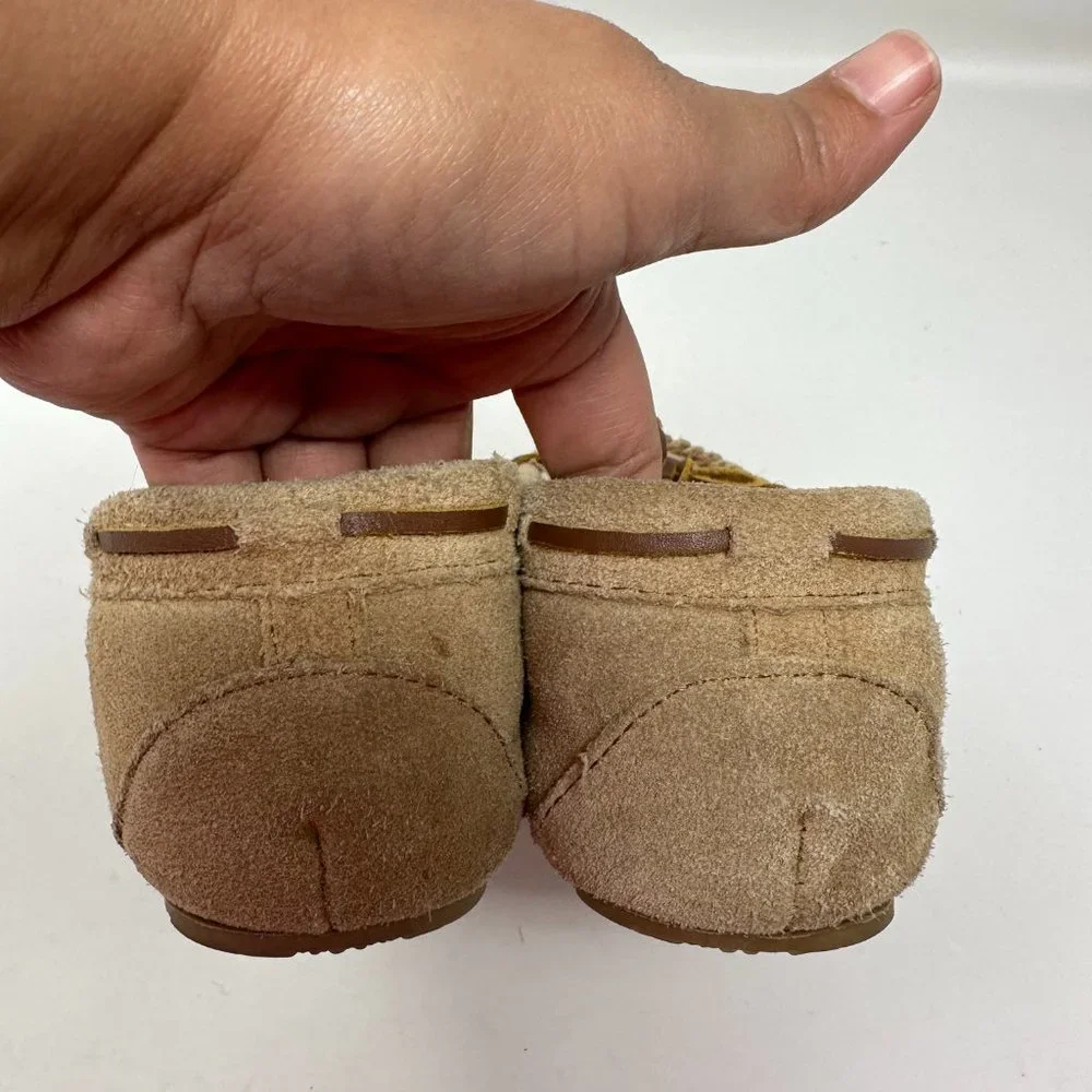 Minnetonka Suede Lined Slip on Moccasin Slippers Shoes Tan Girl Sz 4